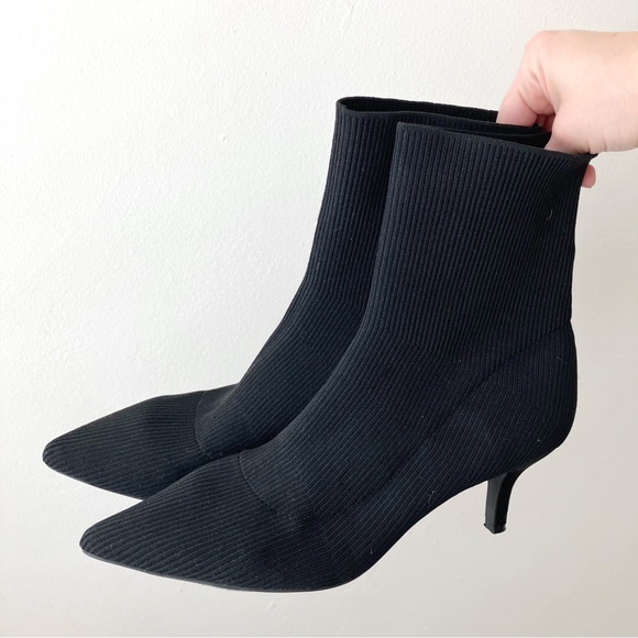 Urban Outfitters • Ribbed Cloth Ankle Boot in Black - Picture 4 of 7